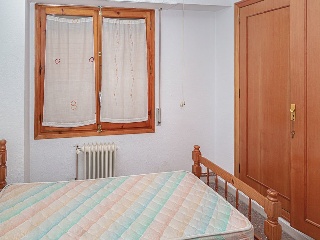 00834-0001 28