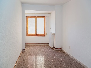 00834-0001 32