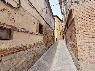 01942-0001 11