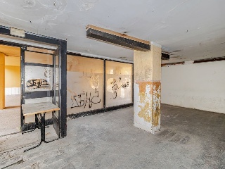Local comercial en C/ Grup Parada 16