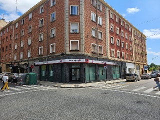 Local comercial en C/ Condado de Treviño 20