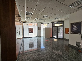 Local comercial en C/ Condado de Treviño 21