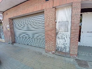 Local comercial en C/ Camí Ral 9