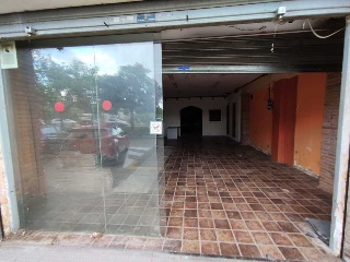 Local comercial en C/ Camí Ral 10