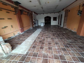 Local comercial en C/ Camí Ral 12