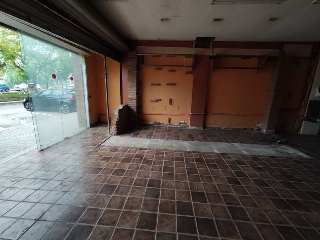 Local comercial en C/ Camí Ral 15