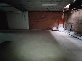 Local comercial en C/ Camí Ral 16