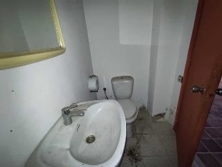 Local comercial en C/ Camí Ral 20