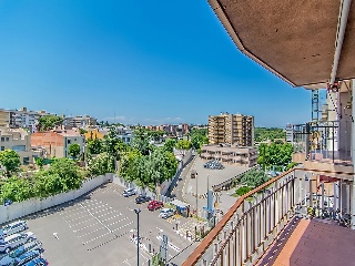 Piso en Av Salvador Dalí y Domenech, Figueres (Girona) 68