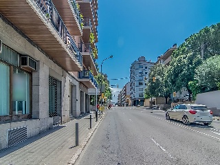 Piso en Av Salvador Dalí y Domenech, Figueres (Girona) 75