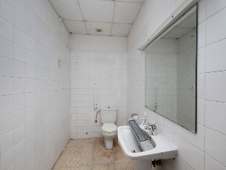 Local en C/ Mare de Deu de Montserrat, El Hospitalet de Llobregat (Barcelona) 28