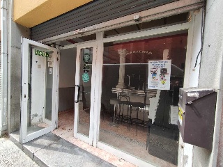 Local en C/ Montseny, Girona 10
