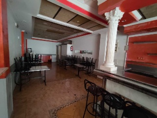 Local en C/ Montseny, Girona 17