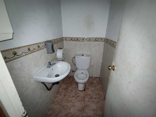 Local en C/ Montseny, Girona 21