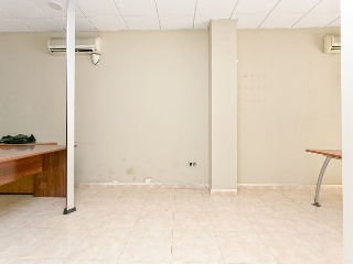 Local en C/ Anselm Clavé, Olesa de Montserrat (Barcelona) 32