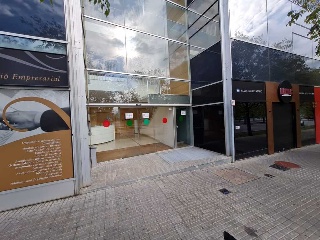 Locales en C/ San Cugat 24