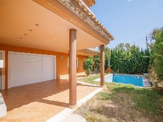 Chalet independiente en Ur Llagostera residencial 39