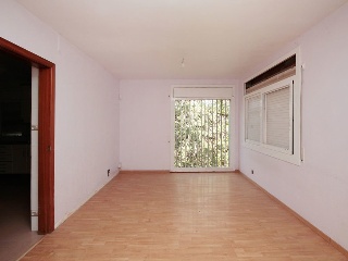 Chalet independiente en C/ Nuestra Señora de La Salud - Castellar del Vallès - 34