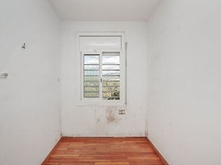 Chalet independiente en C/ Nuestra Señora de La Salud - Castellar del Vallès - 40