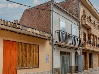 Casa adosada en C/ Ramón Formiguera 48
