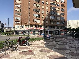 Locales en Av La Paz 27