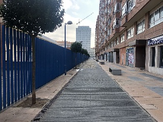 Locales en Av La Paz 28