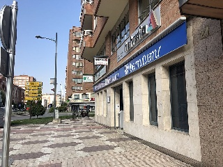 Locales en Av La Paz 30