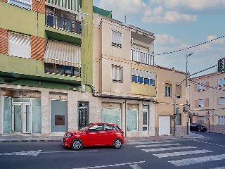 Local comercial en Av Sax 41