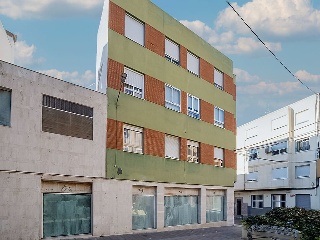 Local comercial en Av Sax 44