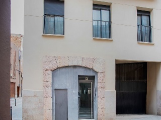 Locales y garajes en C/ Raval de Farigola 35