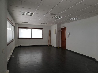 Oficina en As Teixugueiras 25