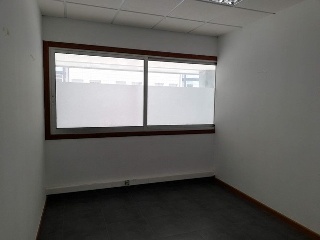 Oficina en As Teixugueiras 27