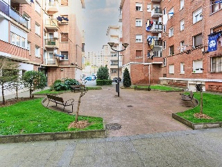 Local en C/ Asturias, esq. C/ Lurkizaga, Barakaldo (Vizcaya) 32
