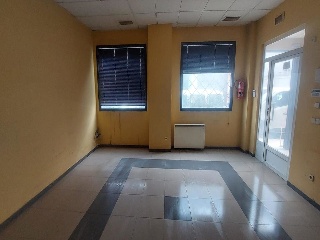 Local en C/ Pintor Rosales - Linares - 15