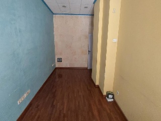 Local en C/ Pintor Rosales - Linares - 17