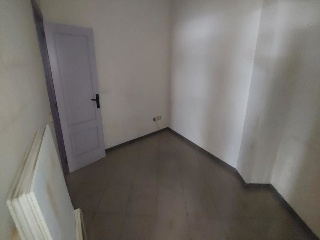 Local en C/ Pintor Rosales - Linares - 21