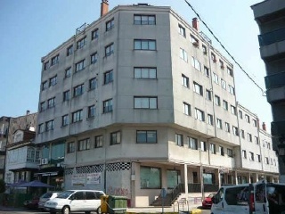 Local en Av Camilo José Cela - Ed Mahia -  Padrón - 2