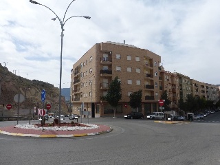 Piso con anejos en Cr de Blanca 2