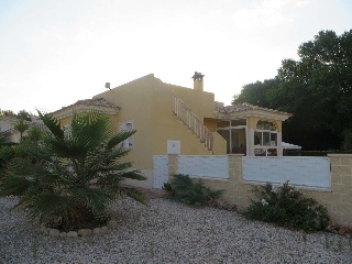 Chalet asilado en urbanización Terol 2