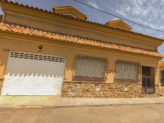 Casa adosada en C/ Saavedra Fajardo 2