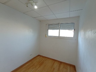 05738-0001 26