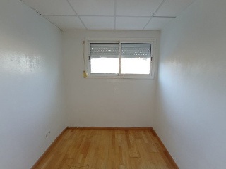 05738-0001 27