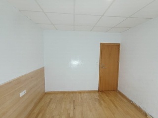05738-0001 28