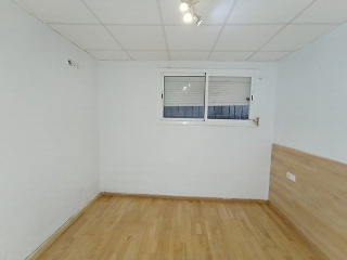 05738-0001 29