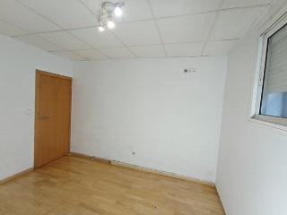05738-0001 30
