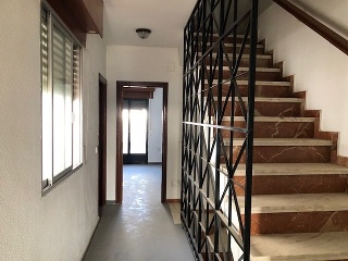 05990-0001 29