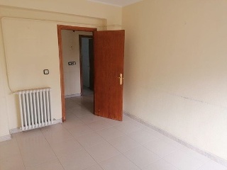 08257-0001 28