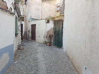 01977-0001 8