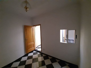 16271-0001 12
