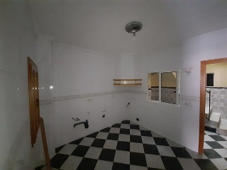 16271-0001 14